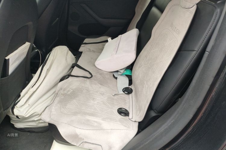 Tesla Model Y 2024 car image #19