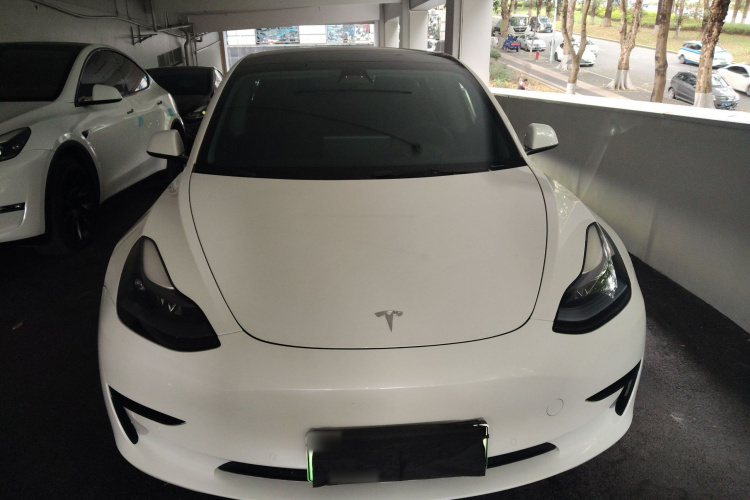 Tesla Model 3 2023 car image #3