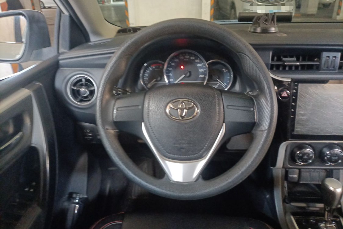 Toyota Corolla 2017 image de voiture #24