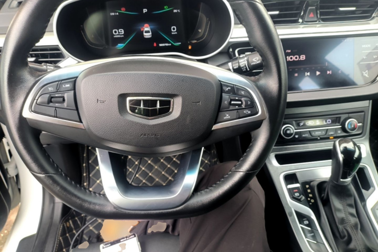 GEELY Emgrand 2019 #10 GEELY Emgrand 2019 car image #10