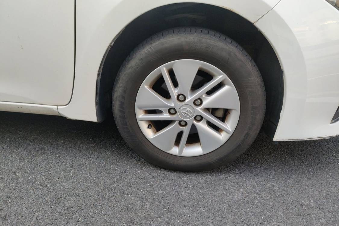 Toyota Corolla 2015 car image #9
