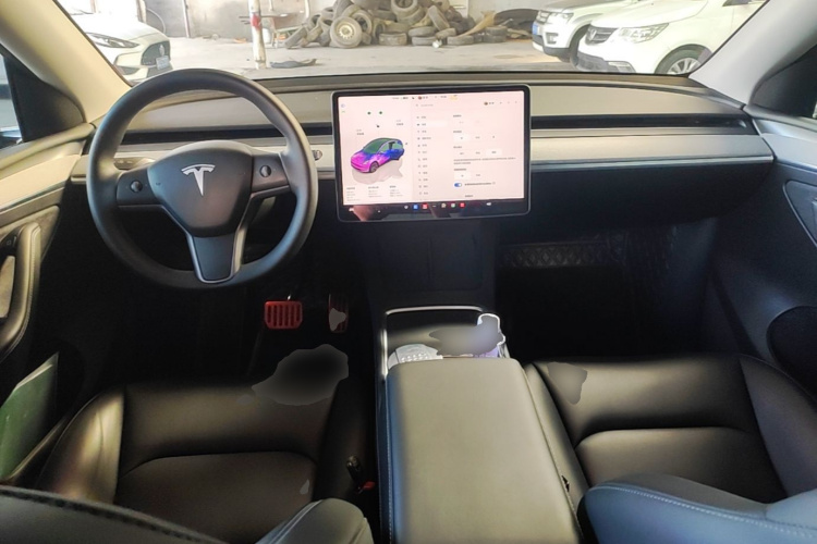 Tesla Model Y 2024 #10 Tesla Model Y 2024 car image #10