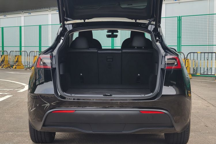 Tesla Model Y 2022 car image #25