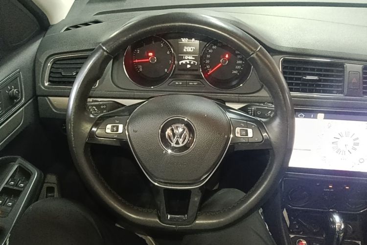 Volkswagen Lavida 2017 car image #15