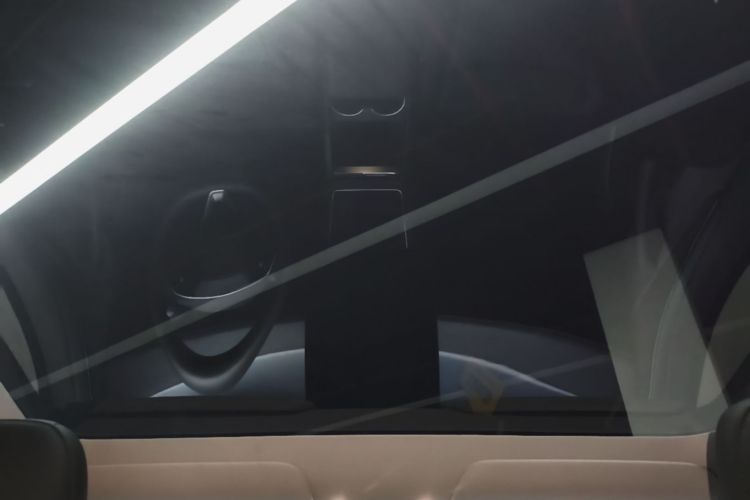 Tesla Model Y 2025 immagine di auto #18