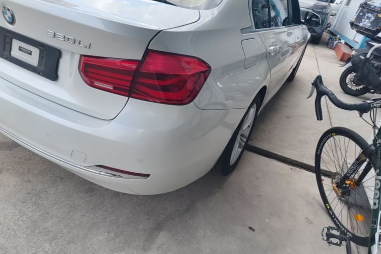 BMW 3 Series 2017 #8 BMW 3 Series 2017 صورة سيارة #8