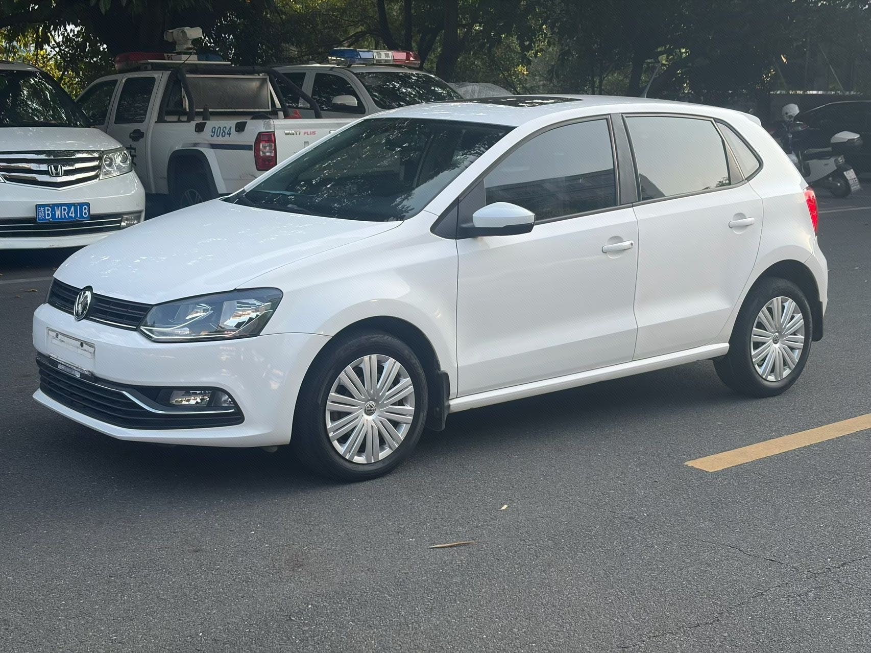 Volkswagen Polo 2016 car image 