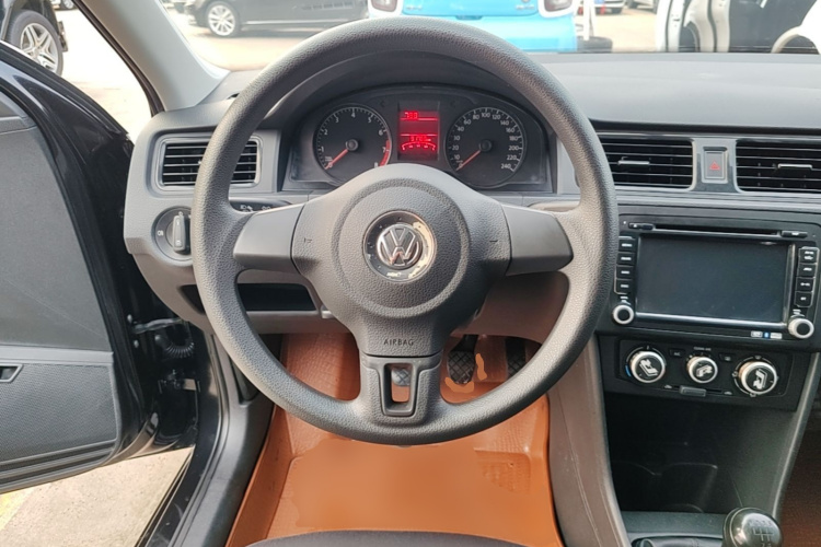 Volkswagen Santana 2016 car image #11