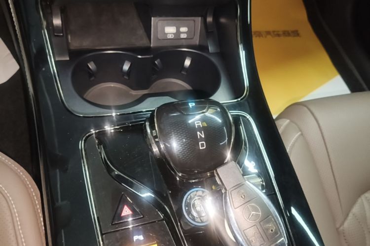 BYD Han 2022 immagine di auto #14