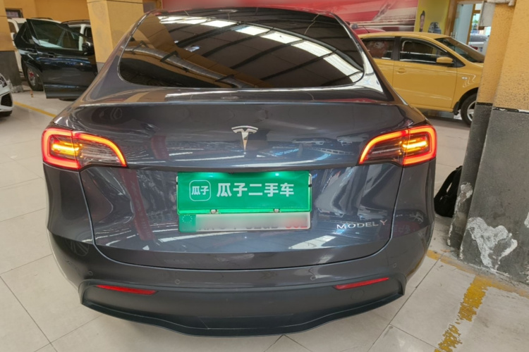 Tesla Model Y 2022 #6 Tesla Model Y 2022 car image #6