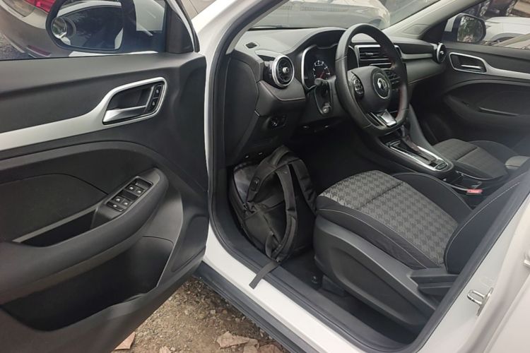 MG ZS 2020 car image #16