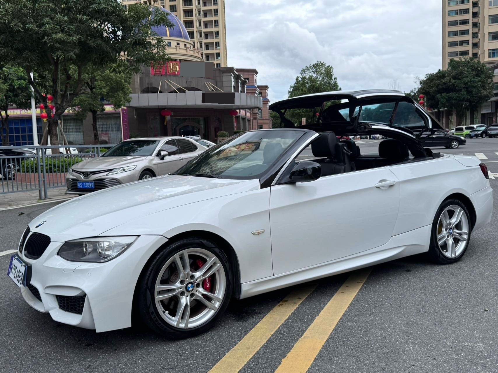 BMW 3 Series (Imported) 2010 car image #11