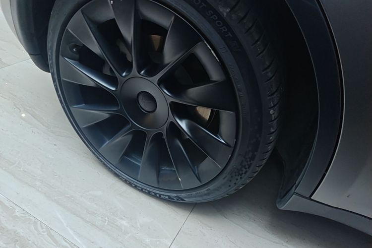 Tesla Model Y 2021 #10 Tesla Model Y 2021 car image #10