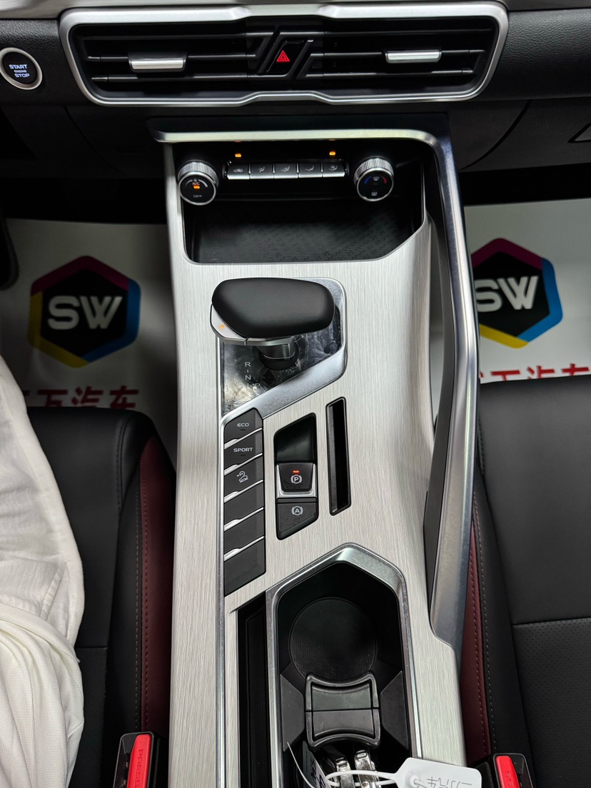 GEELY Coolray 2022 car image #12