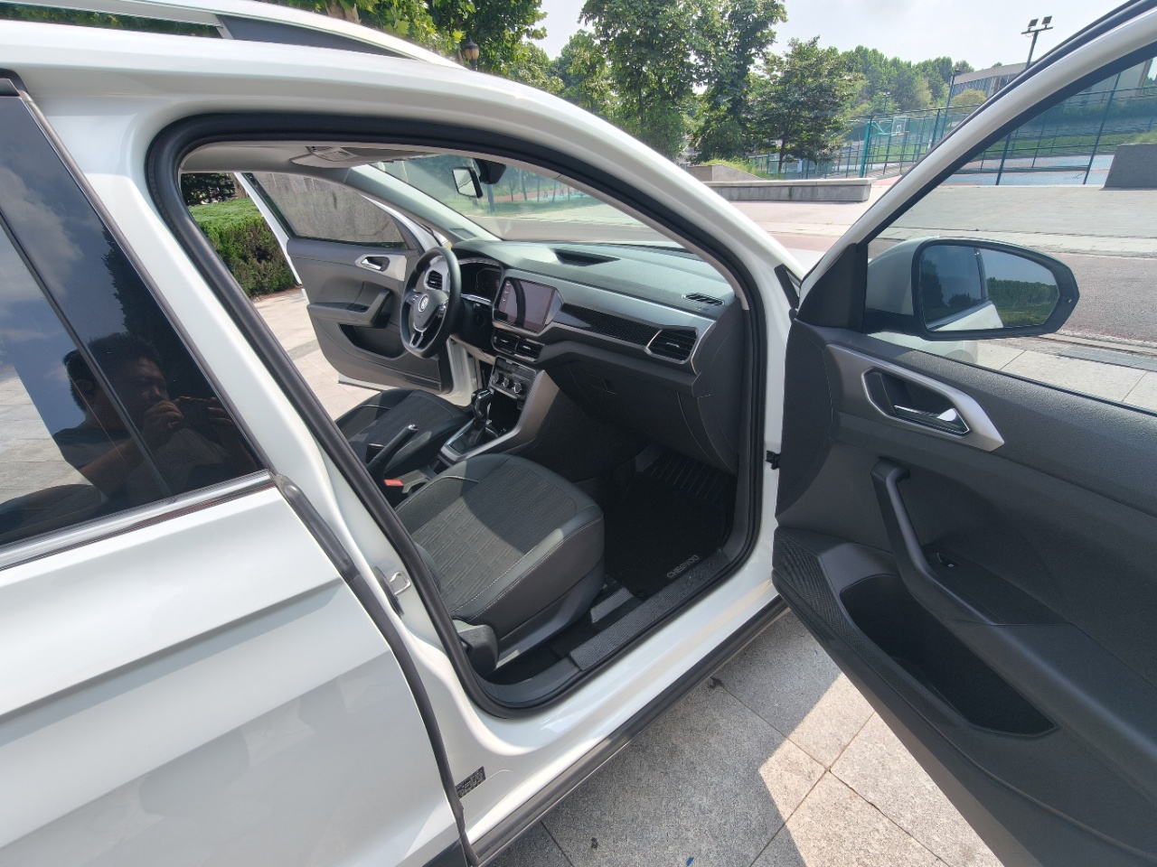 Volkswagen T-Cross 2023 #10 Volkswagen T-Cross 2023 car image #10
