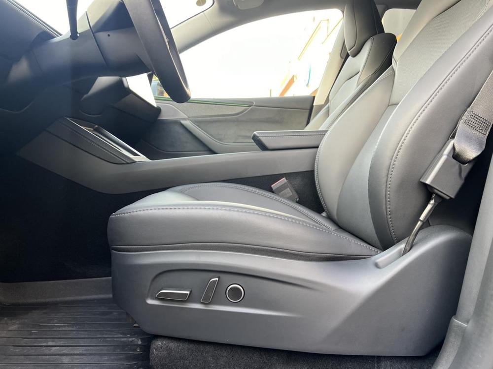 Tesla Model Y 2025 #18 Tesla Model Y 2025 immagine di auto #18