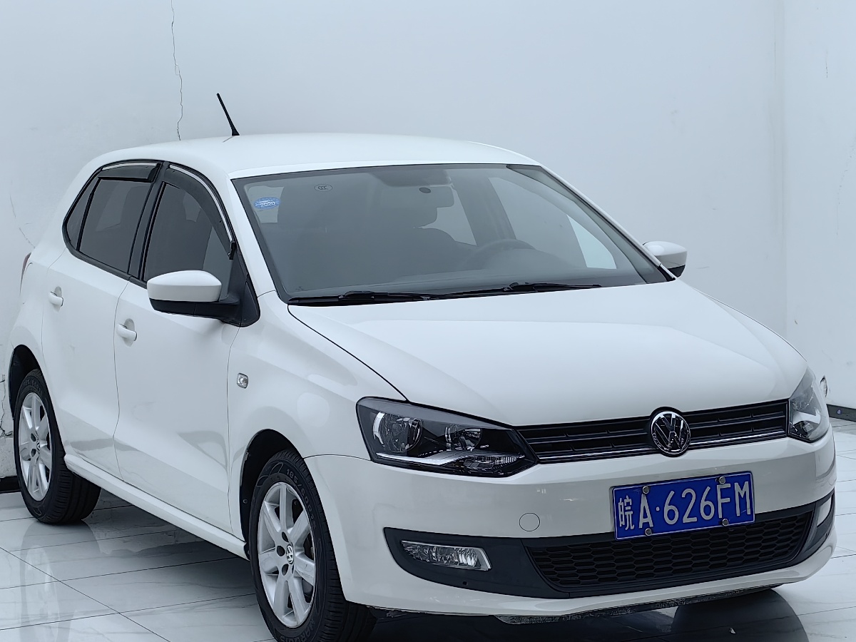 Volkswagen Polo 2014 car image #3