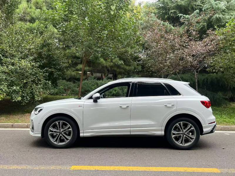 Audi Q3 2024 immagine di auto #2