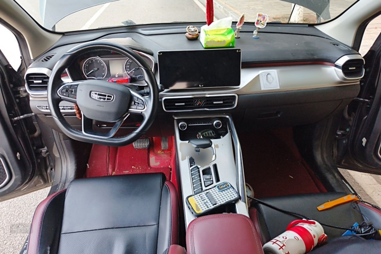 GEELY Coolray 2022 car image #11