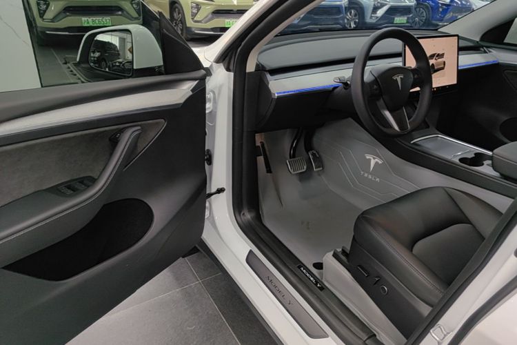 Tesla Model Y 2024 #16 Tesla Model Y 2024 immagine di auto #16