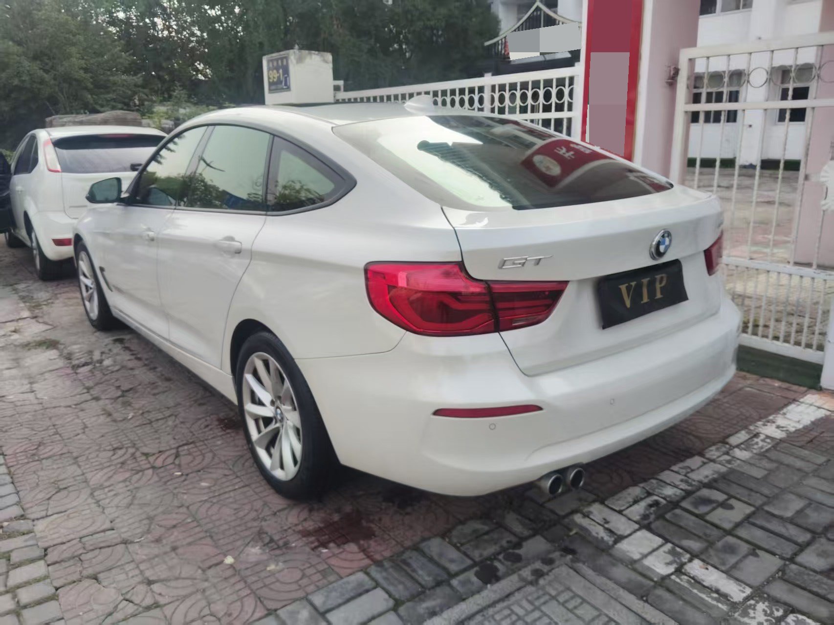 BMW 3 Series GT 2018 #3 BMW 3 Series GT 2018 car image #3
