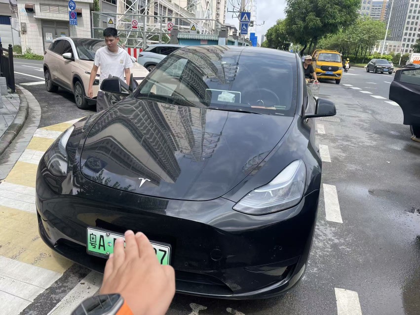 Tesla Model Y 2023 Tesla Model Y 2023 car image