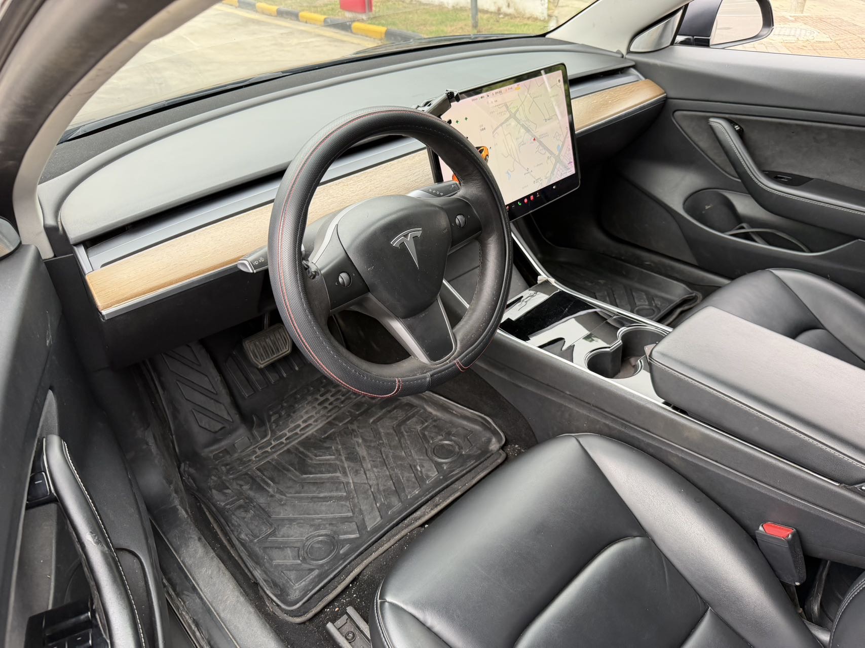 Tesla Model 3 2020 car image #11