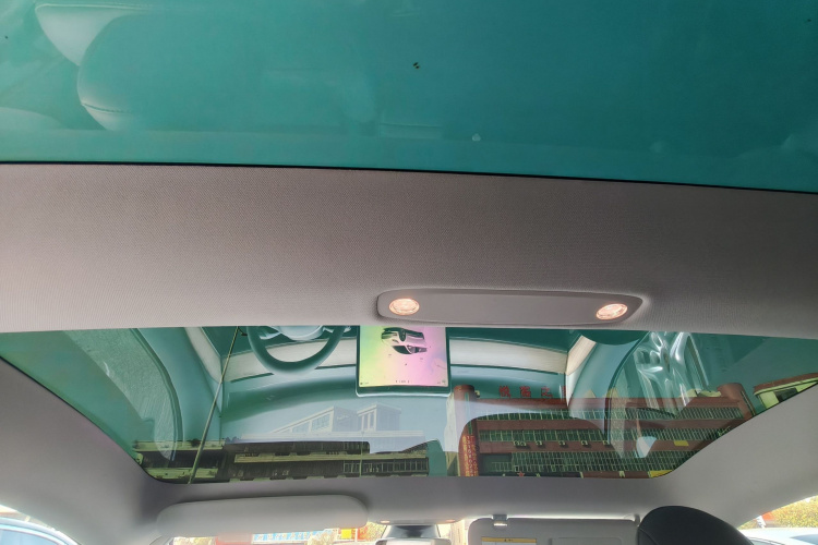 Tesla Model 3 2022 car image #18