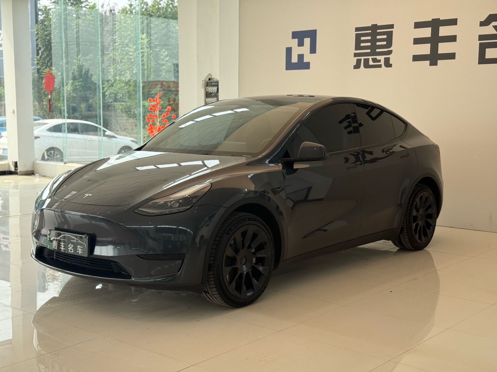 Tesla Model Y 2024 Tesla Model Y 2024 car image