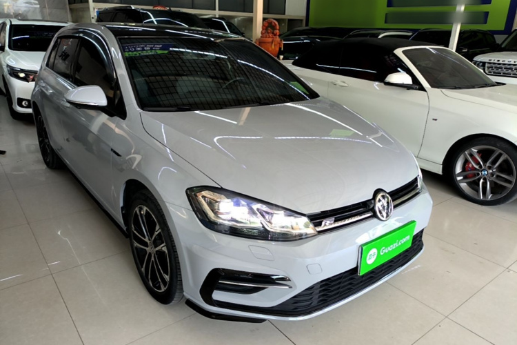 Volkswagen Golf 2020 car image #6