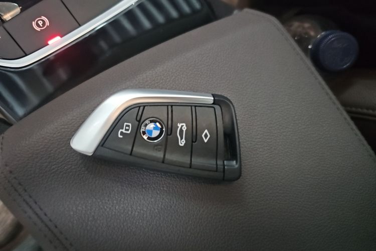 BMW 3 Series 2021 #14 BMW 3 Series 2021 car image #14