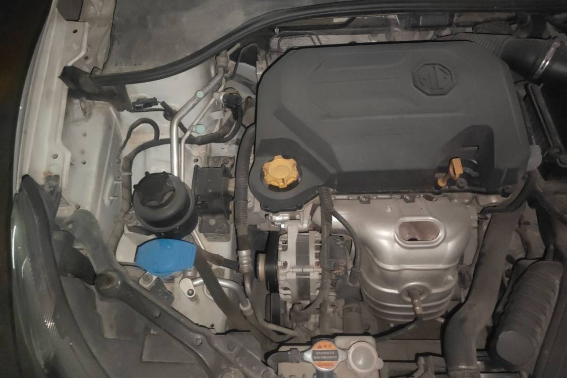MG 5 2014 car image #11