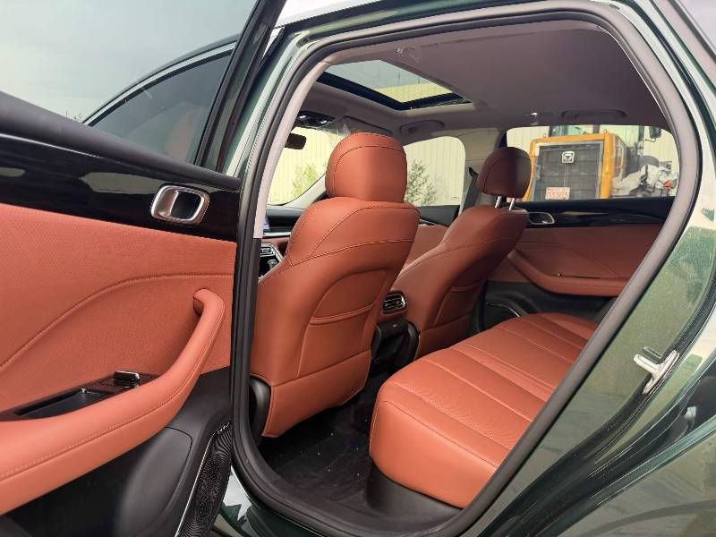 GEELY Emgrand 2026 car image #6