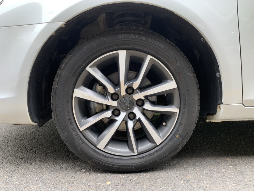 GEELY Emgrand 2019 car image #20
