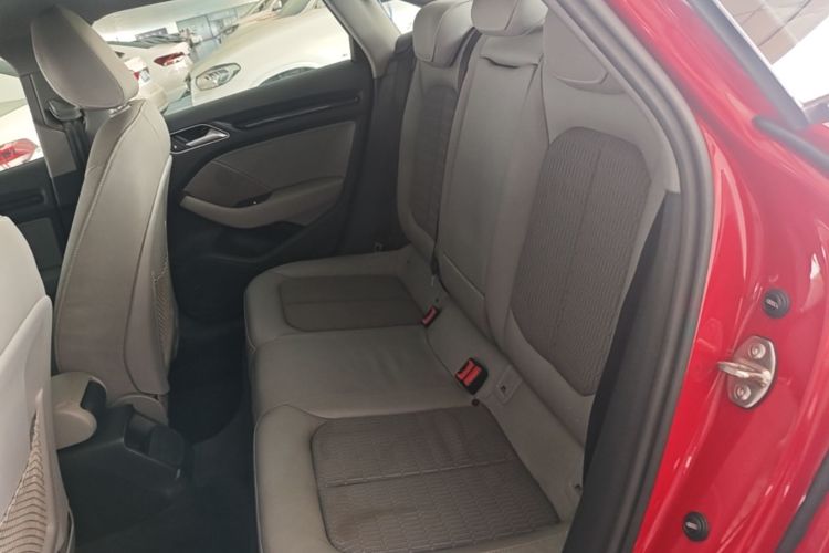 Audi A3 2019 car image #17