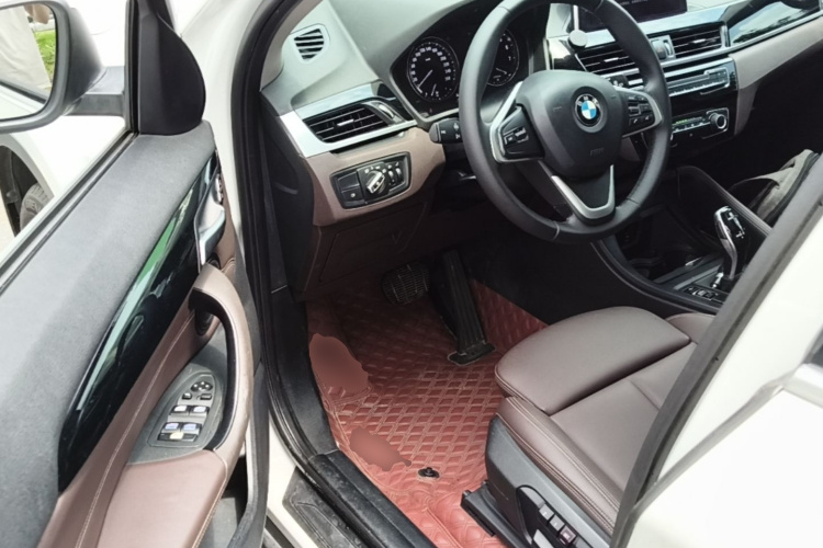 BMW X1 2019 car image #16