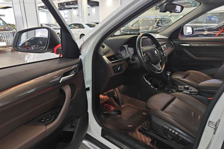 BMW X1 2018 immagine di auto #16