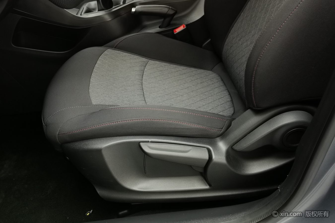 Roewe i5 2024 #21 Roewe i5 2024 صورة سيارة #21
