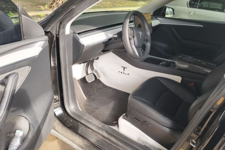 Tesla Model Y 2023 #18 Tesla Model Y 2023 car image #18