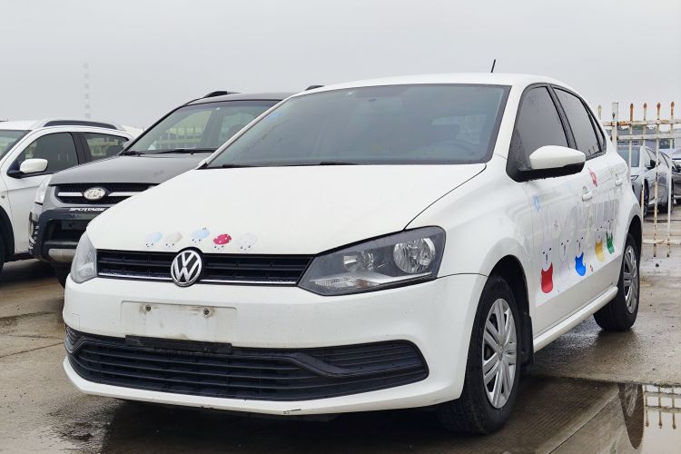 Volkswagen Polo 2019 car image #2