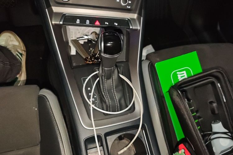 Audi Q3 2021 car image #14