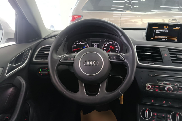 Audi Q3 2019 #15 Audi Q3 2019 car image #15