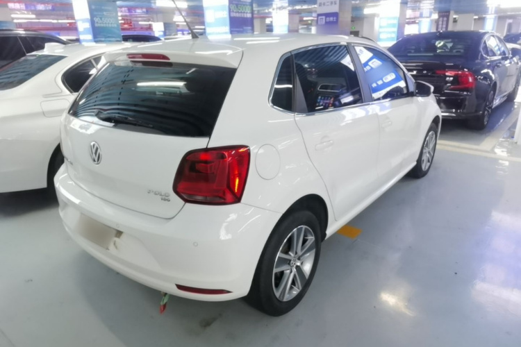 Volkswagen Polo 2017 car image #7