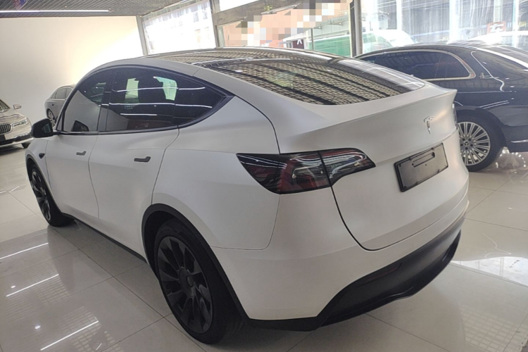 Tesla Model Y 2022 #5 Tesla Model Y 2022 car image #5