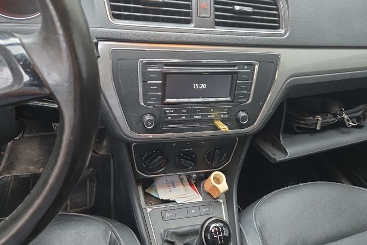 Volkswagen Lavida 2015 car image #13