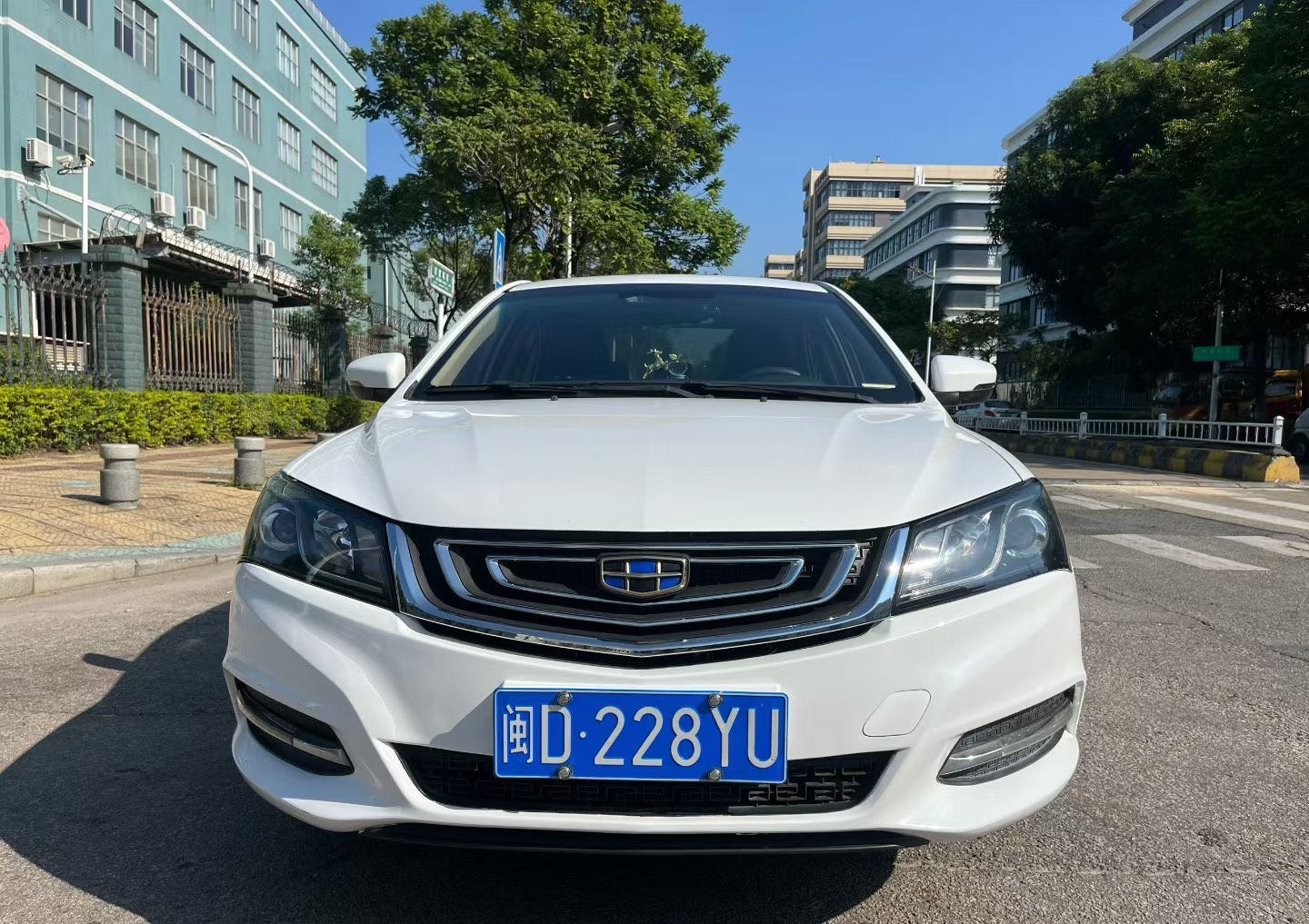 GEELY Emgrand 2017 car image #2