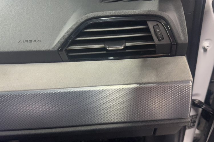 Audi Q3 2024 car image #13