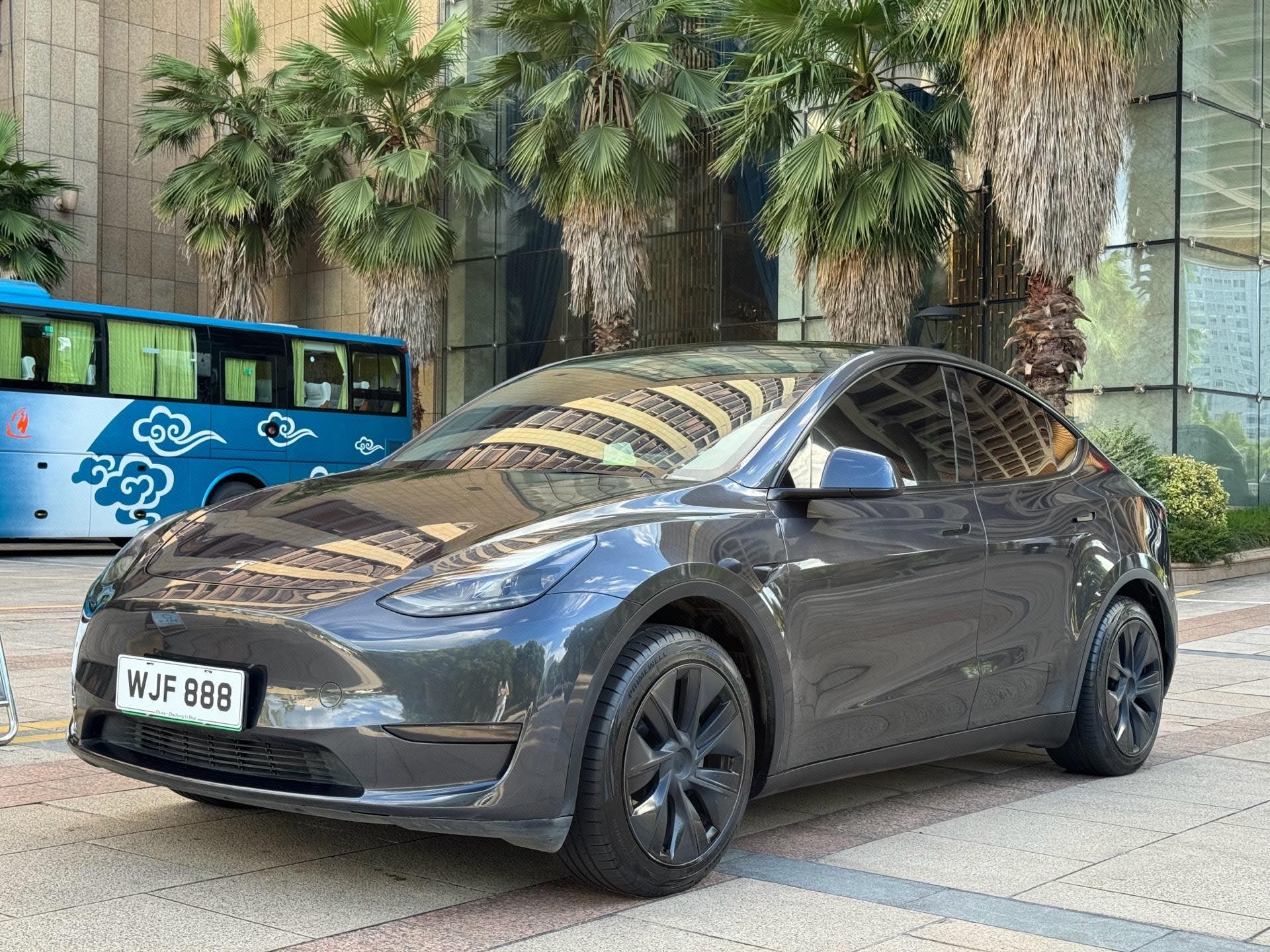 Tesla Model Y 2024 Tesla Model Y 2024 car image