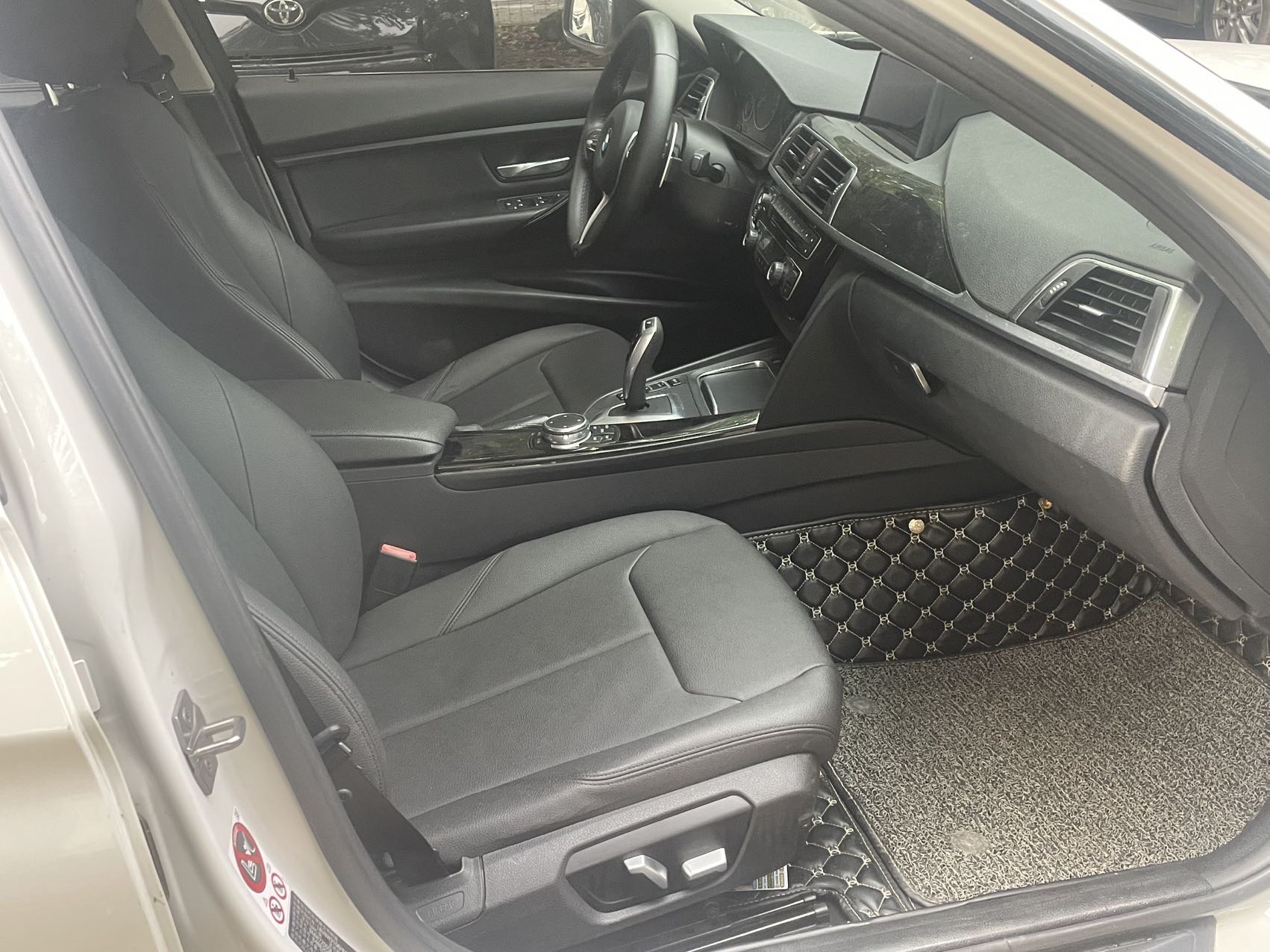 BMW 3 Series 2017 car image #6