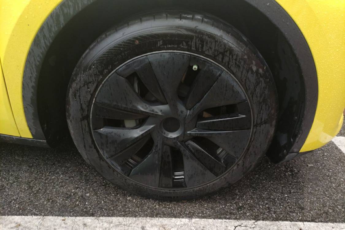 Tesla Model Y 2024 صورة سيارة #9